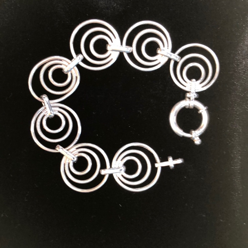 14kt White gold circular link bracelet, 7”, 8.1g